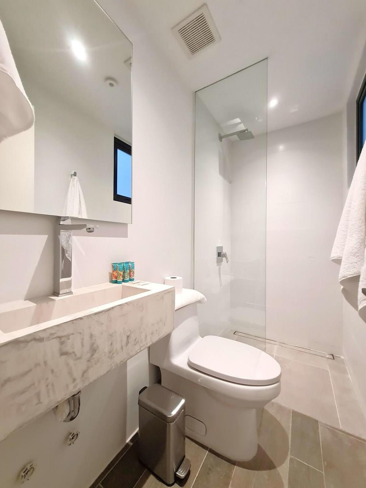 Sunny 2Br With Pool In Casco Antiguo Apartment Panama City Ngoại thất bức ảnh
